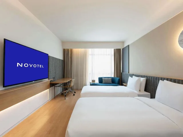 Deluxe, Twin Beds, City Side، Novotel Shanghai Hongqiao Gubei 1/6
