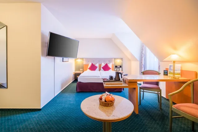 Comfort, Quadruple, Queen Bed, Sofa, Plaza Hotel Blankenburg Ditzingen Sure Hotel Collection 1/10