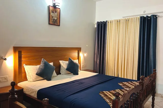 غرفة ديلوكس بسرير كوين بإطلالة جزئية على البحر، HOTEL SEA VIEW PALACE 2/10