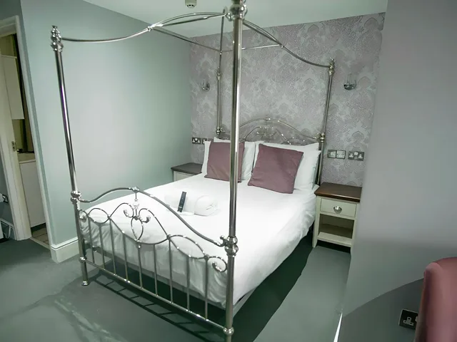 Room, Double Bed, THE STAR HOTEL 3/10