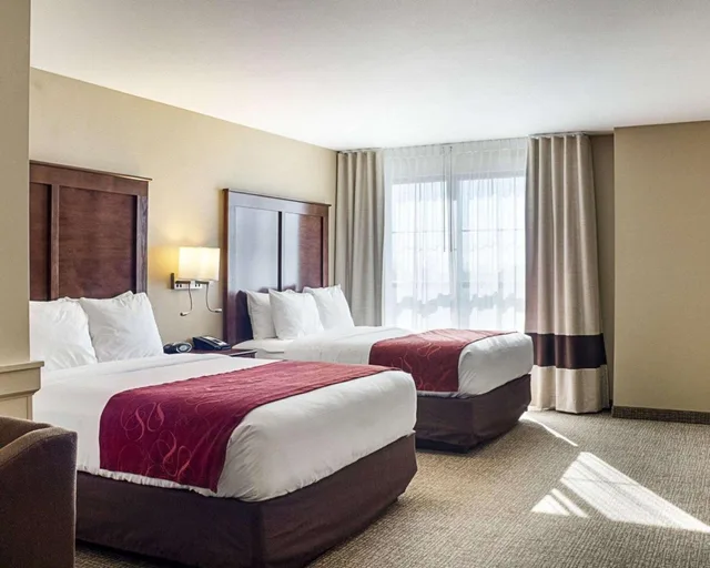 جناح كبير بسريرين كوين بإطلالة على المدينة بغرفة نوم واحدة، Comfort Suites Fargo Medical Center 2/7