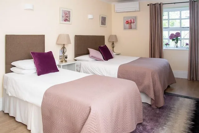 غرفة اقتصادية بسرير مزدوج وسرير فردي بغرفة نوم واحدة، The Garrandarragh Inn 1/1