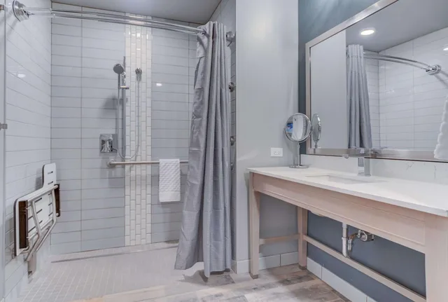 جناح بسرير فردي وسرير كوين لذوي الإعاقة، Hotel Peppertree Bend, BW Premier Collection 3/5