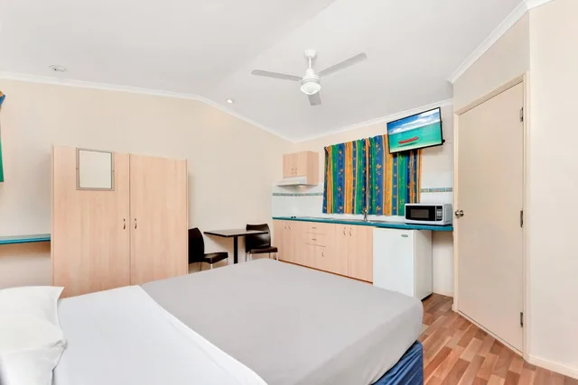 Economy, Studio, Queen Bed, No Bathroom، Discovery Parks - Townsville 1/2