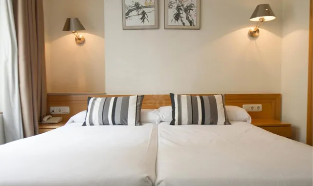 غرفة بسريرين منفصلين، Hotel Zaragoza Plaza 7/10