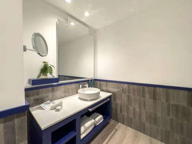 جناح تنفيذي بسرير كينج، Hilton Sorrento Palace 6/8