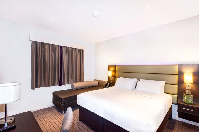 غرفة بسرير كوين، Premier Inn Dubai Al Jaddaf 2/9