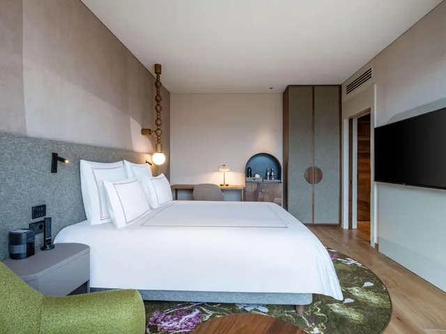 Swiss, Superior, Double Bed، Swissotel Tbilisi 3/9