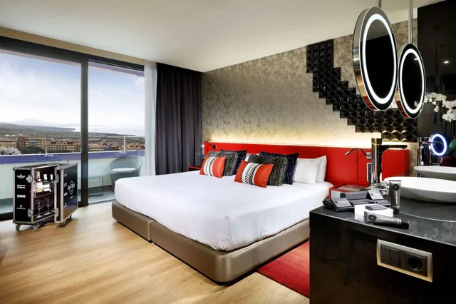 Royal, Rock, Deluxe, Single, King Bed, Hard Rock Hotel Tenerife 3/4
