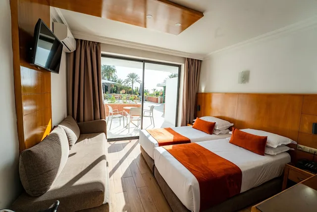 غرفة سوبيريور بسريرين منفصلين مع أريكة، Argana Hotel 4/10