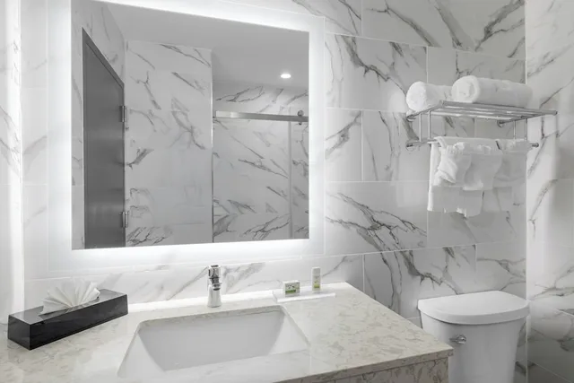 غرفة بسرير كوين لذوي الإعاقة، Ramada by Wyndham Brooklyn Near Flatbush 4/5