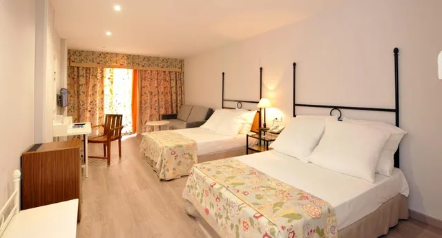 جناح جونيور بشرفة، Hotel Salobrena Suites 1/5