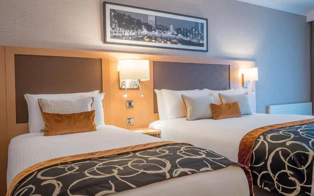غرفة ديلوكس ثلاثية، Clayton Hotel Chiswick 1/1