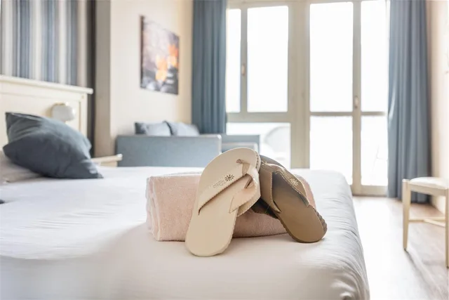 غرفة كومفورت ثلاثية بإطلالة على البحيرة، HOTEL SPLENDID PALACE 4/5