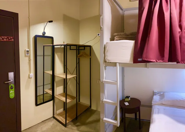 غرفة ثلاثية بسرير مزدوج وسرير بطابقين بحمام مشترك، The Loft Hostel 10/10
