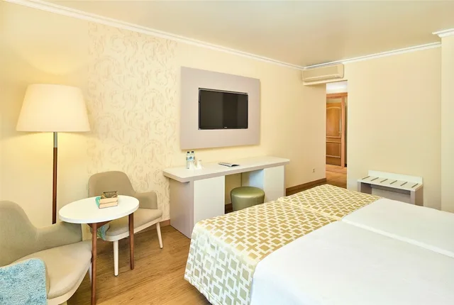 Deluxe, Suite, Double Bed, Land View, Sofa، Baia Grande 4/10