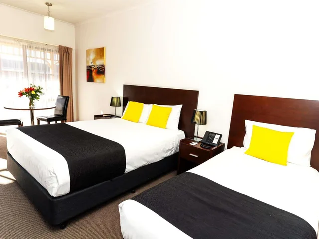 غرفة سوبيريور بسرير فردي وسرير كوين، MERCURE PORT OF ECHUCA 1/6