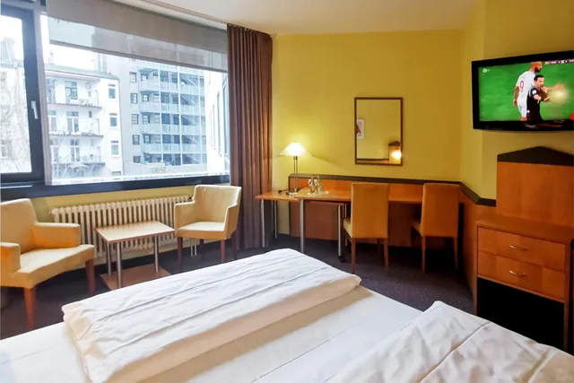 غرفة قياسية بسرير مزدوج، Plaza Hotel and Living Frankfurt 5/9
