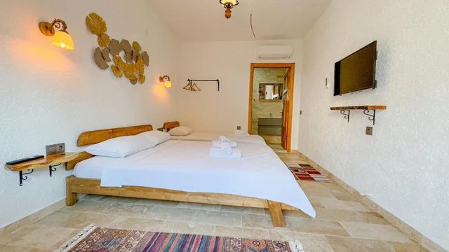 غرفة ثلاثية، Tetka Konuk Evi 9/10