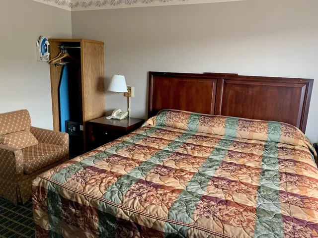 غرفة سوبيريور بسرير كينج، Country Inn Deerwood 2/3