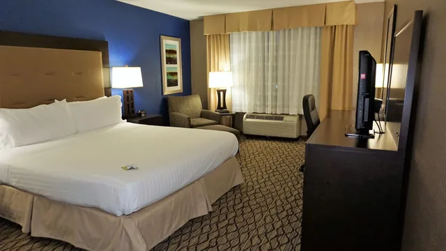 غرفة قياسية بسرير كينج لذوي الإعاقة، Holiday Inn Express Hotel Suites Gibson 1/4