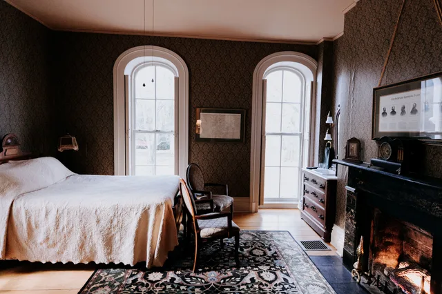 Kids Cottage, Superior, Cottage, Queen Bed، The Mayhurst Inn 2/3