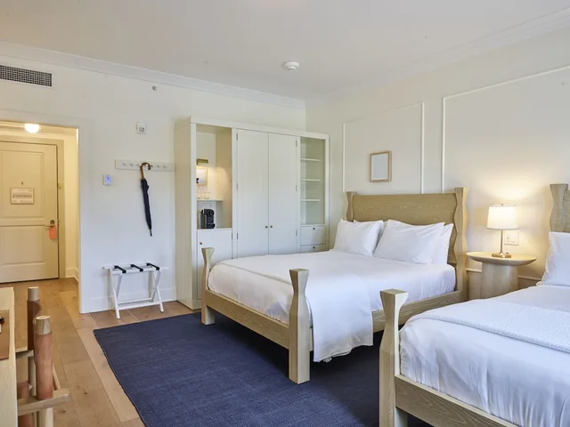 Town, 2 Queen Beds، The Lake House on Canandaigua 2/5
