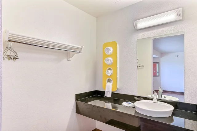 غرفة ديلوكس بسريرين كوين، Motel6 Pinole, CA 6/6