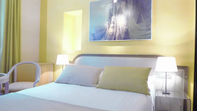 غرفة اقتصادية بسرير مزدوج، Hotel Cathedrale 1/2