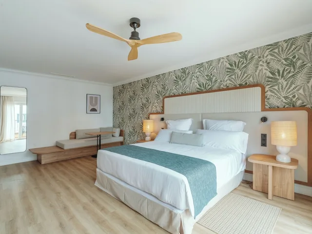 غرفة بسرير كينج بإطلالة على الحديقة بشرفة، Hyatt Ziva Madeira 1/5
