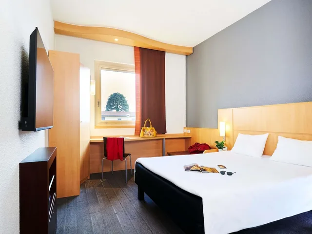 غرفة قياسية بسرير مزدوج، Ibis Como 1/10