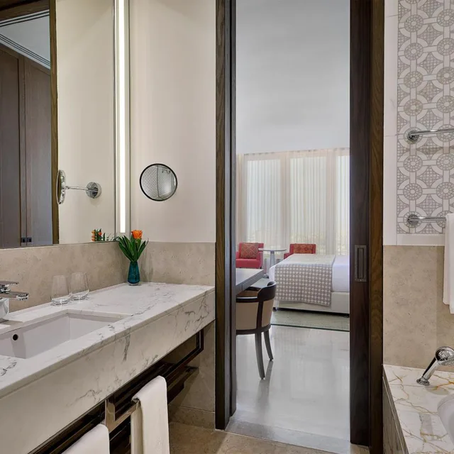 غرفة سوبيريور بسريرين منفصلين بإطلالة على المدينة، فندق ومنتجع أصيلة جدة(Assila, a Luxury Collection Hotel, Jeddah) 9/9