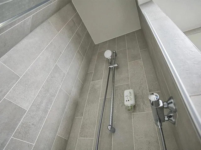 غرفة ثلاثية بثلاثة أسرّة، B&B Hotel Koln-City 5/6