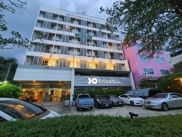 Room, Queen Bed, No Window، Sathorn Terrace Apartment 1/1