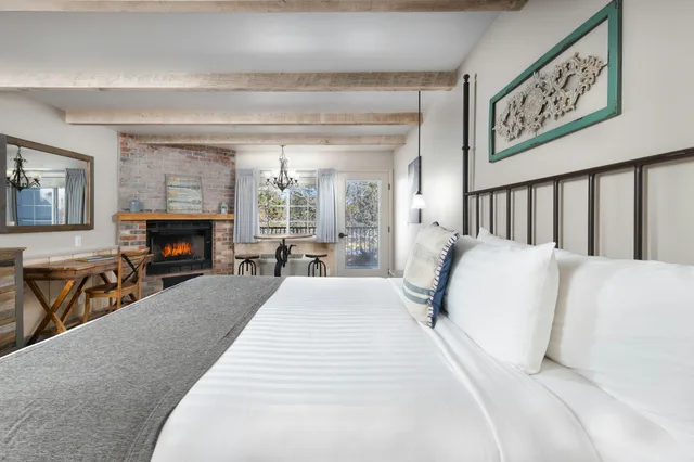 غرفة بسرير مزدوج، Sky Ranch Lodge 1/1