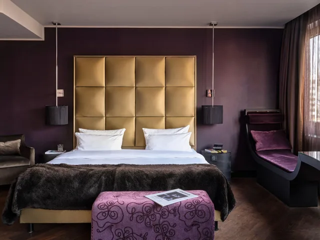 غرفة ديلوكس بسرير مزدوج بإطلالة على المدينة، Roomers Frankfurt Central, Autograph Collection 2/4