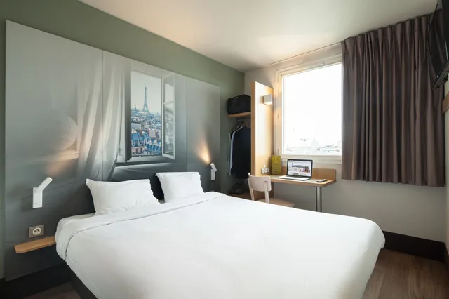 غرفة بسرير مزدوج لذوي الإعاقة، B&B HOTEL Paris Porte de la Villette 1/4