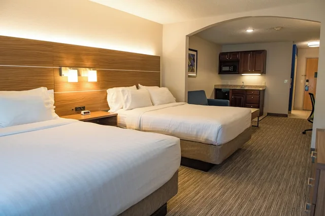 جناح بسريرين كوين، Holiday Inn Express Hotel And Suites Elkhart South 1/6