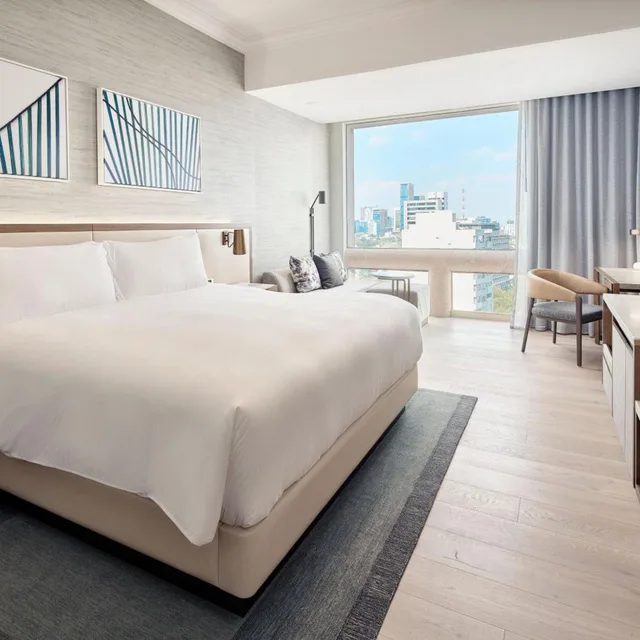غرفة بسرير كينج بإطلالة على المدينة، JW Marriott Hotel Mexico City 1/5