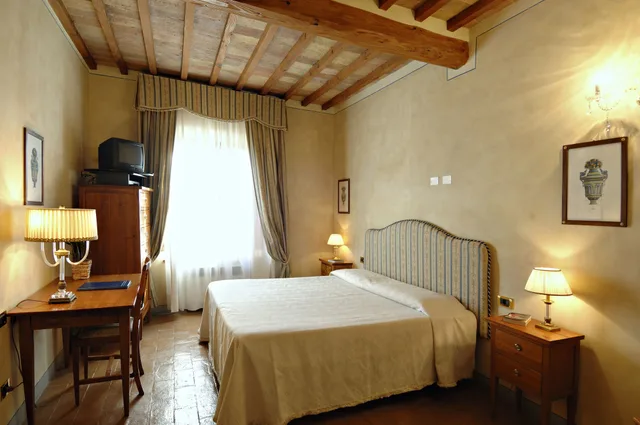 غرفة عائلية رباعية بسرير كوين مع أريكة، Palazzo Al Torrione 2 1/4