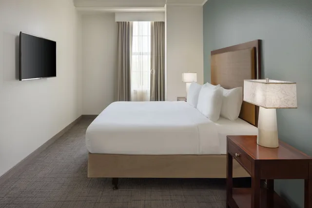 جناح بسرير كينج مع أريكة، Residence Inn by Marriott Savannah Downtown/Historic District 2/4