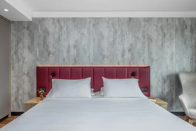 جناح بشرفة، Hotel Garda 5/10