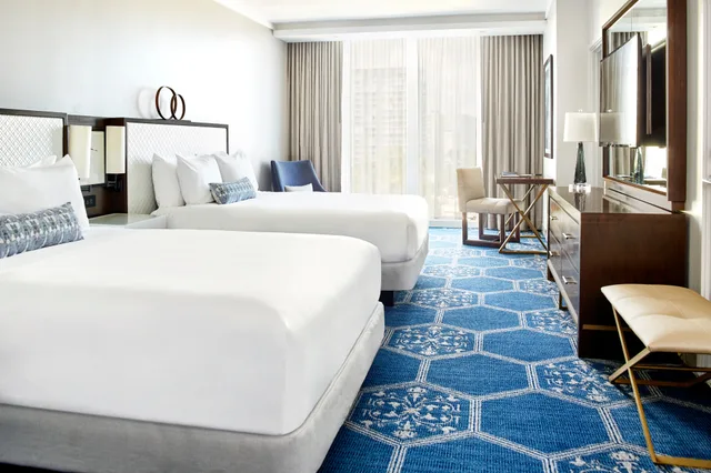 غرفة بسريرين كوين لذوي الإعاقة، Fairmont El San Juan Hotel 2/3