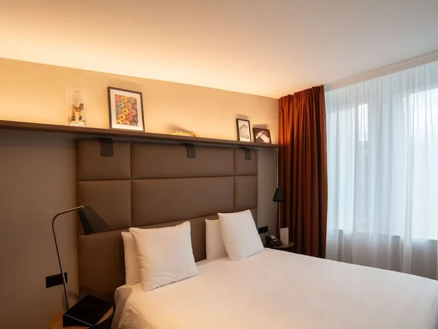 جناح بسرير مزدوج مع أريكة، Mercure Fribourg Centre Remparts 1/4