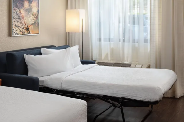 غرفة بسرير مزدوج، Fairfield Inn By Marriott Anaheim Resort 2/10
