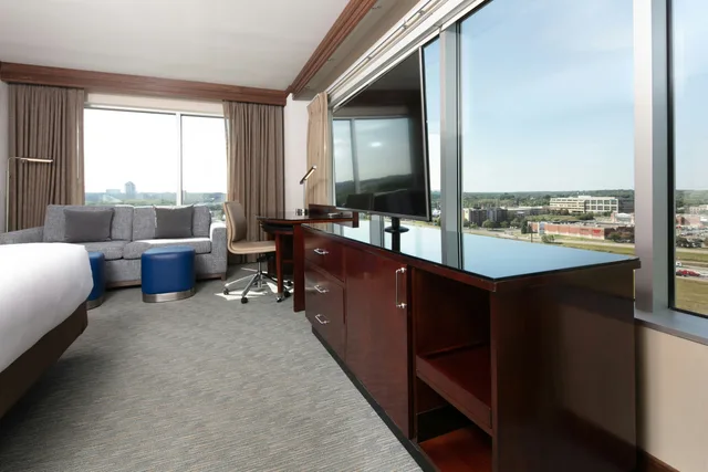 Room, King Bed, Executive Level، Hilton Minneapolis Bloomington 3/4
