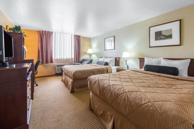 غرفة قياسية بسرير كينج، Rodeway Inn Ft Morgan 1/10