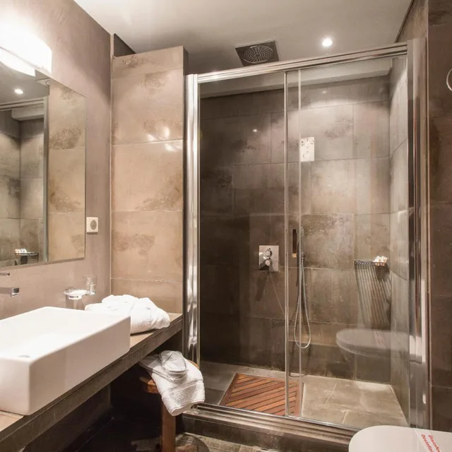 Maisonette، ORIZONTES TZOUMERKON 4/4