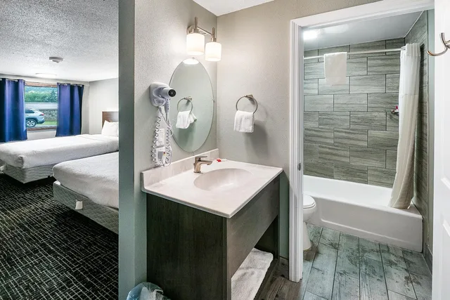 غرفة قياسية بسرير مزدوج، Gatlinburg Mountain Inn Gatlinburg TN 9/9