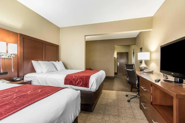 غرفة بسريرين كوين، Comfort Suites Effingham Central 2/2